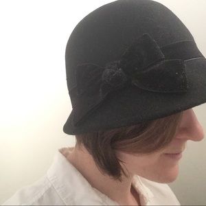 100% wool 1920s style winter hat